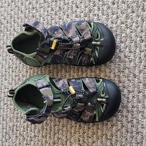 Boys Camo Keens